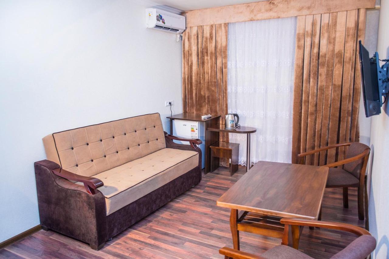 Hotel Reikartz Surxon Termez Esterno foto